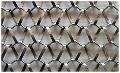A flat wire type balanced weave conveyor belts