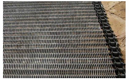 A steel radius belt with chain link ends